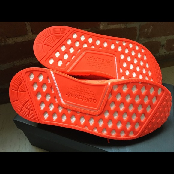 Adidas triple solar red NMD R1 - Picture 7 of 8